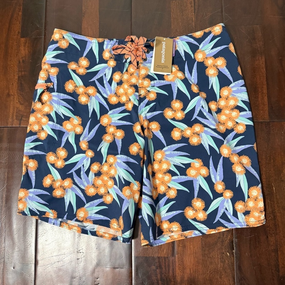 NWT Patagonia Women’s Stretch Planing Boardshorts 8” Size 4 Tropical Slim Fit